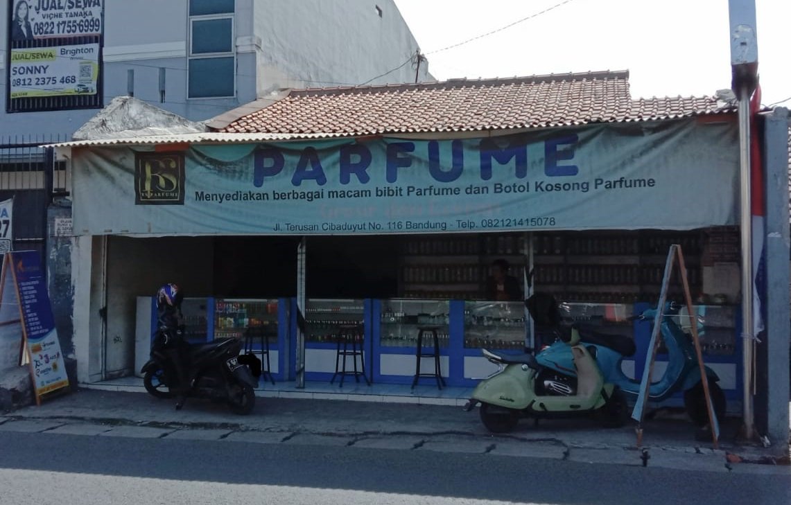 Toko Parfum Murah Cibaduyut | R Farfume | 0821-2141-5078