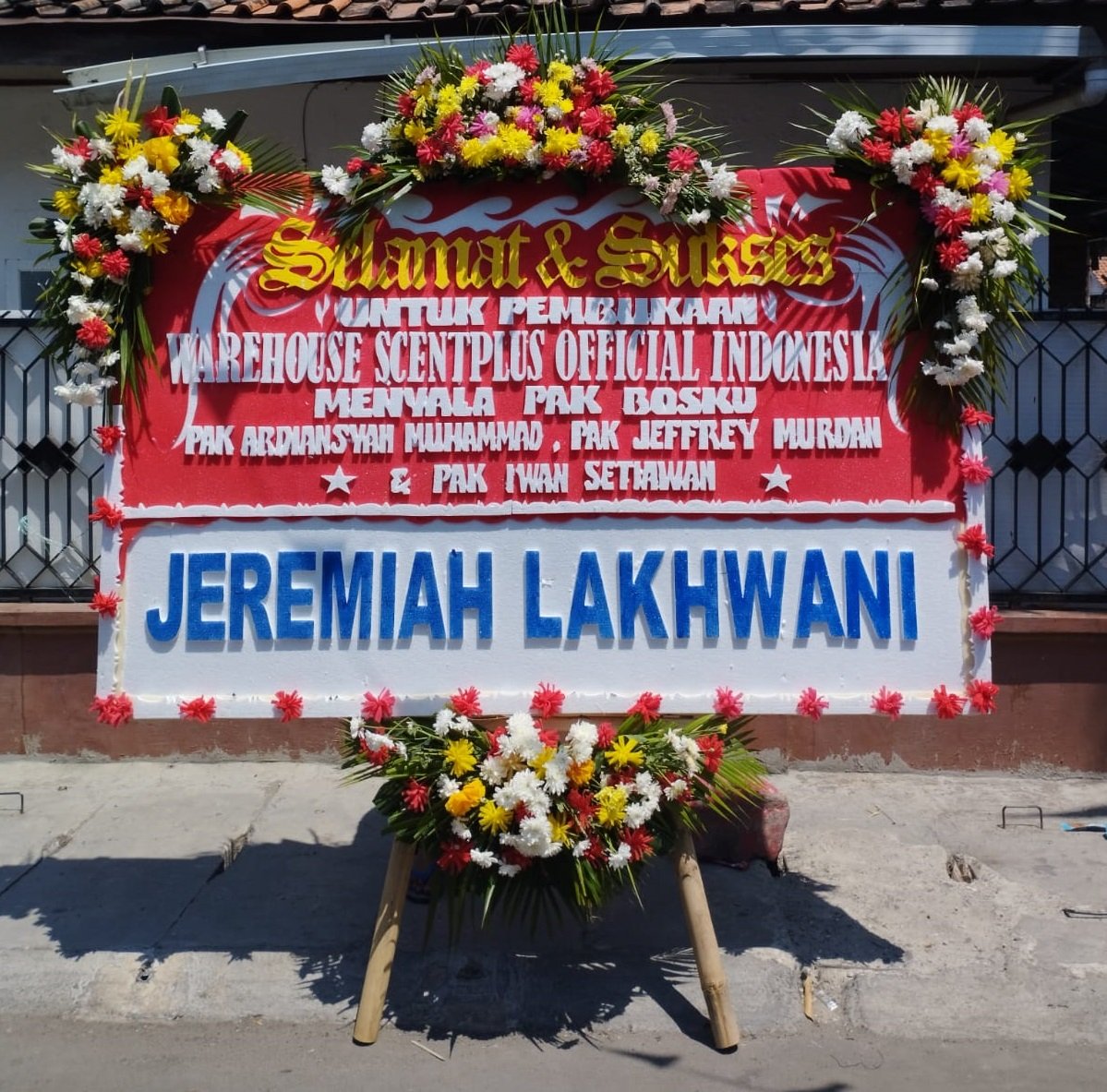 Toko Karangan Bunga Cirebon | 0838-0615-5266 / 0813-8809-0707 Harga mulai dari 400 rb