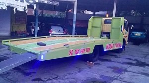 TOWING LOMBOK