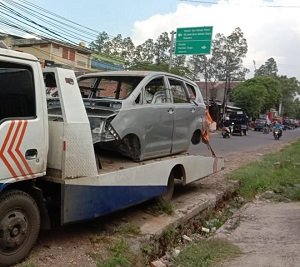 TOWING DEREK MOBIL GARUT