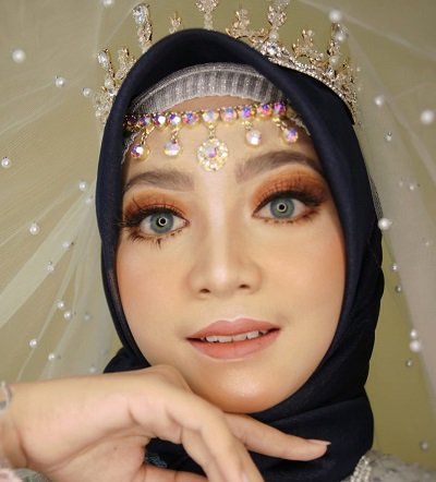 Rias Pengantin dan Makeup Artist Solo