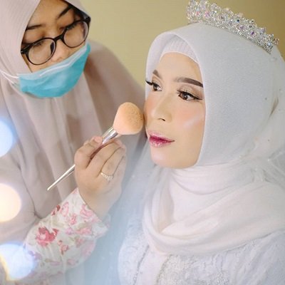 Rias Pengantin dan Makeup Artist Solo